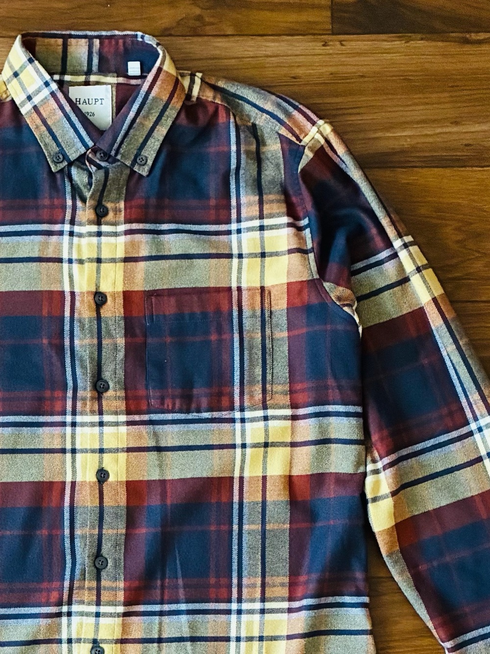 Haupt 1926 Men’s Plaid Flannel Size Medium Modern Fit